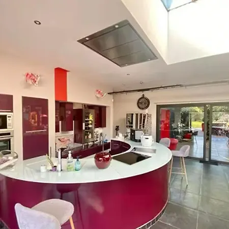 Contemporaine Piscine Jacuzzi Holiday home